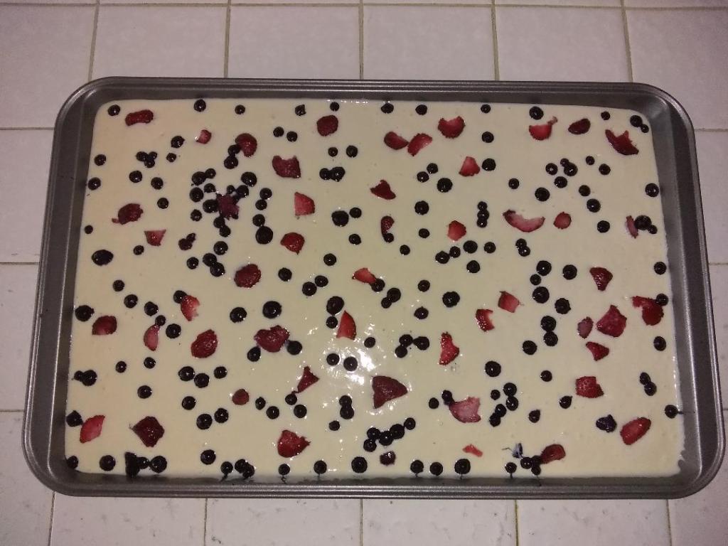 blueberry strawberry sheet pan pancakes 