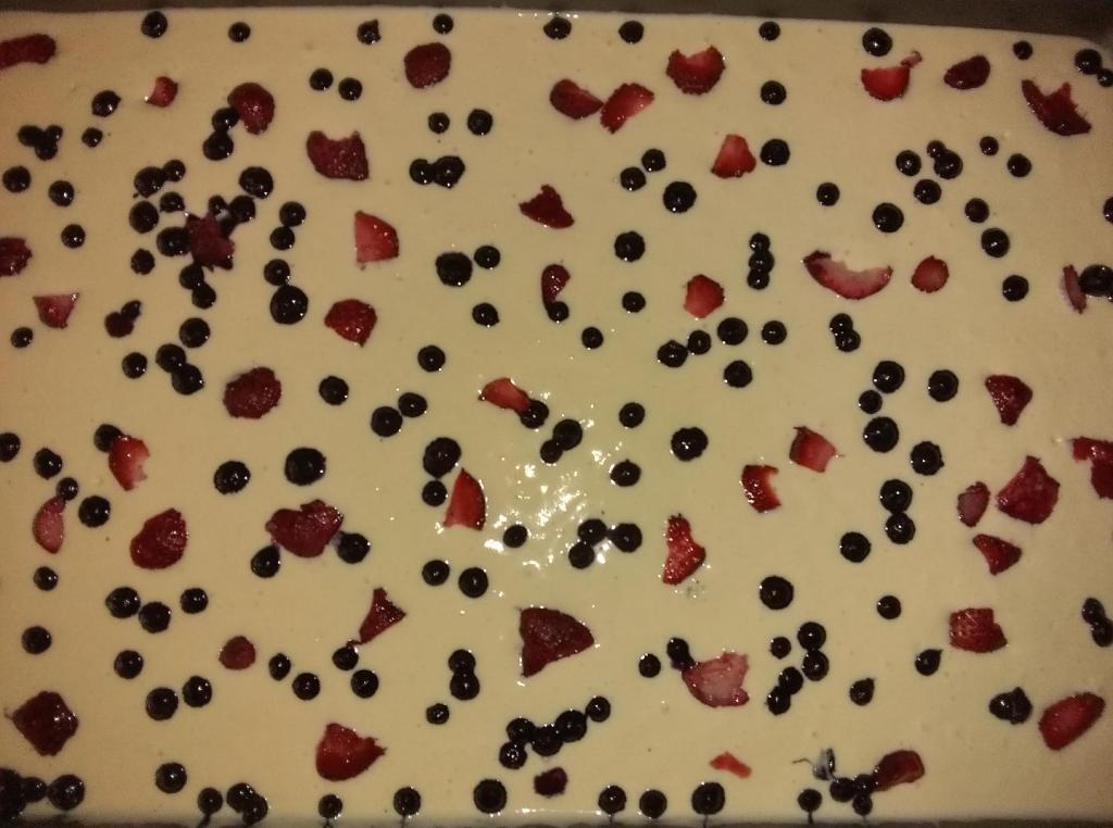 blueberry strawberry sheet pan pancakes