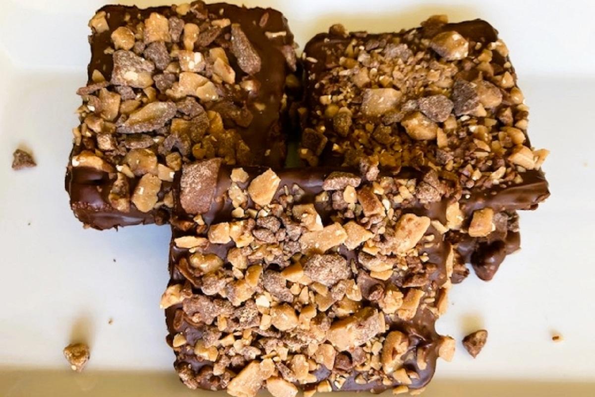 Chocolate Covered Graham Crackers with Heath Topping