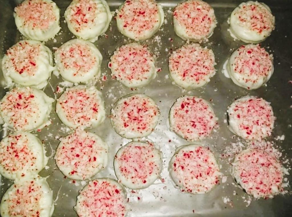 candy cane oreos