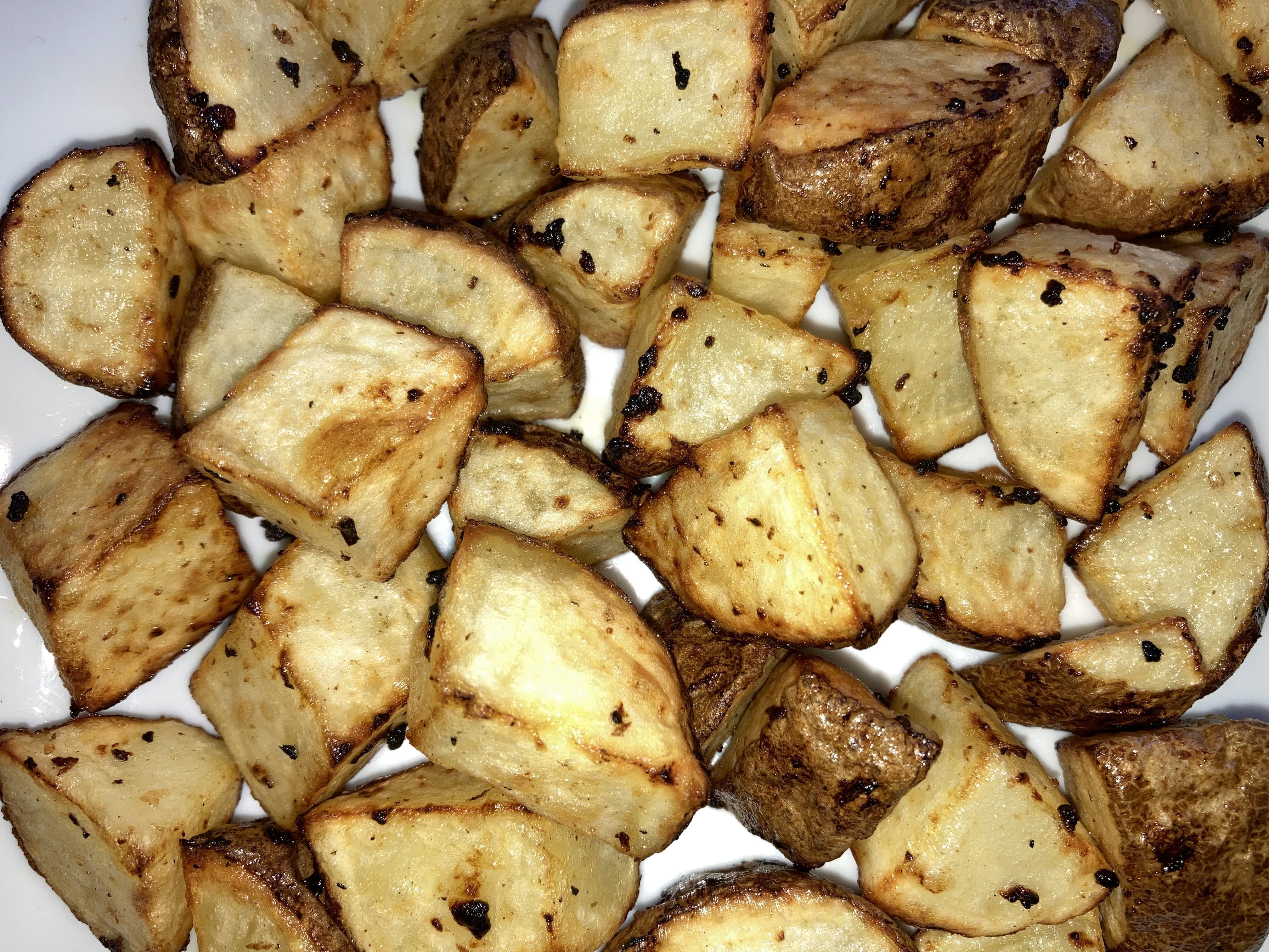 Air Fryer Garlic Potatoes