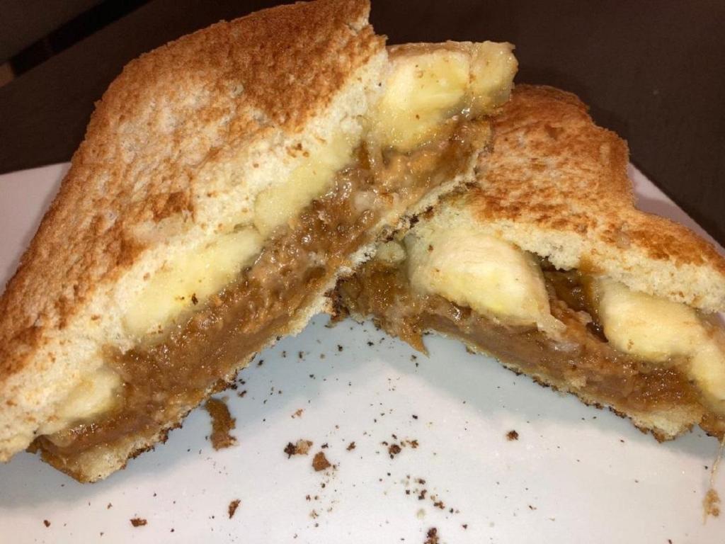 Air Fryer Peanut Butter Banana&nbsp;Sandwich