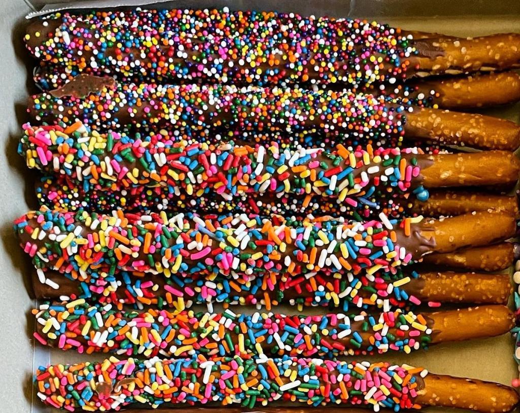 Chocolate Dipped Pretzel Rods with&nbsp;Sprinkles