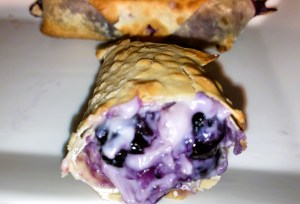 Air Fryer Blueberry Cheesecake Egg Rolls1